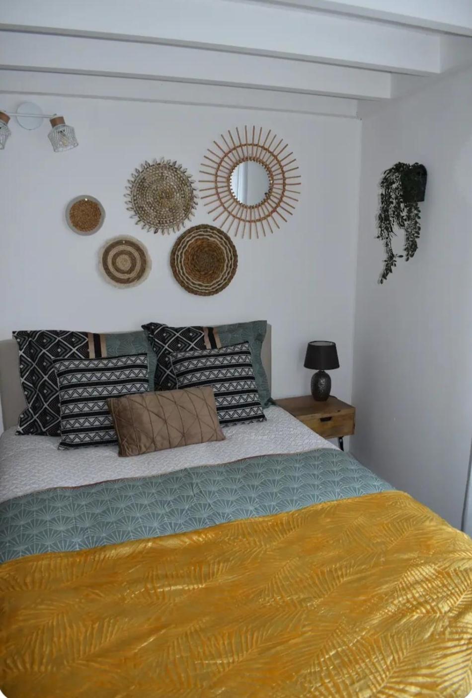 Joli Apartment Proche Du Centre-Ville ポアティエ エクステリア 写真